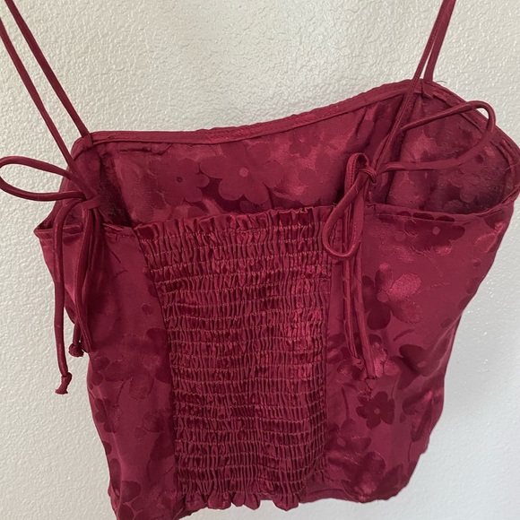 Cropped Spaghetti Strop blouse - Picture 2 of 6